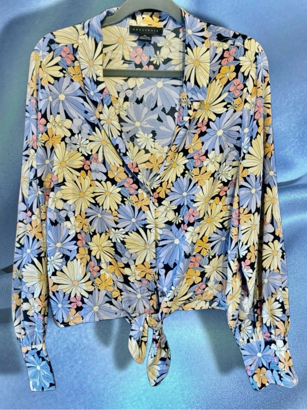 NWOT Sanctuary Flowered Blouse Long Sleeved w Cuffed Sleeves and Tie at Bottom